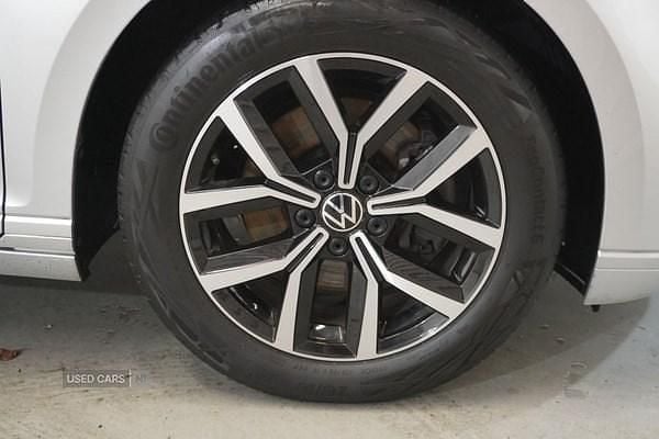 Used VW Passat SE 150 HP (110 kW) 2020 Silver Sedan