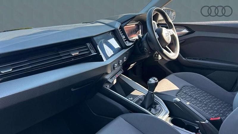 Used Audi A1 Sport 94 HP (69 kW) 2022 White SUV