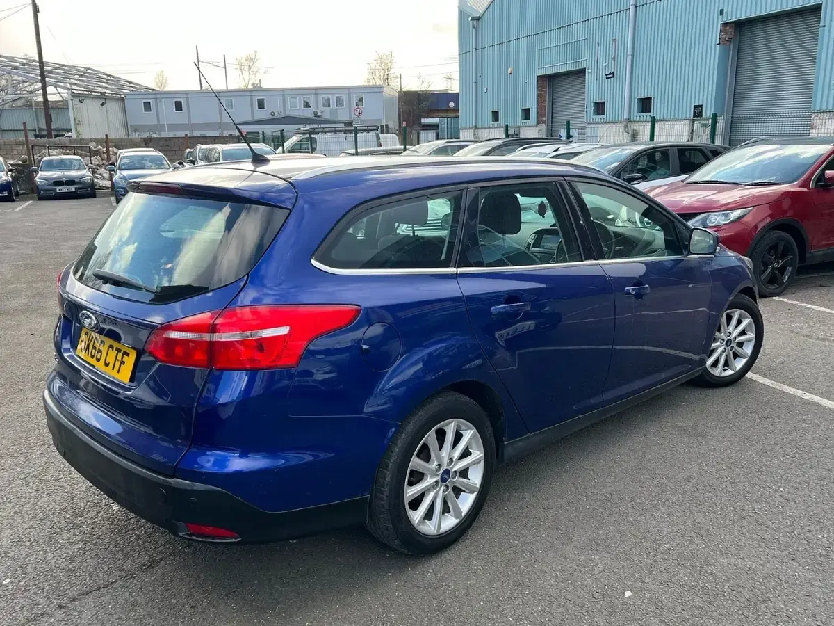 Used Ford Focus Titanium 125 HP (91 kW) 2016 Blue Estate