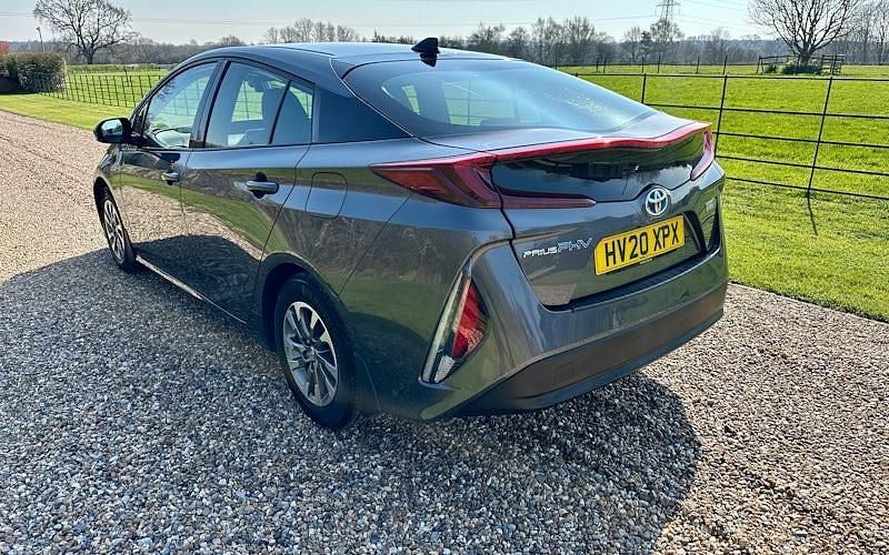 Used Toyota Prius Business Edition 122 HP (89 kW) 2020 Decuma grey Hatchback