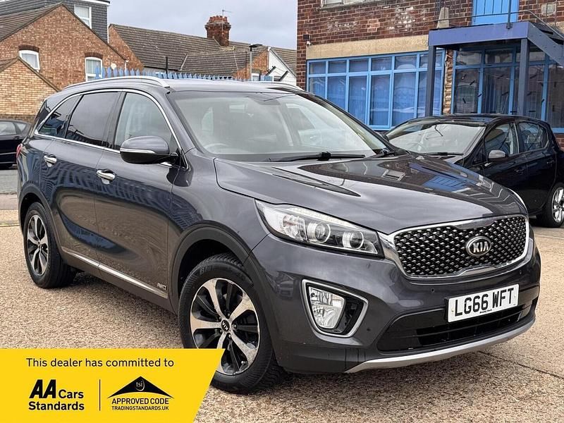 Grey Used 2016 Kia Sorento 2 SUV | £8,890 (Fair price) - Image 1/4