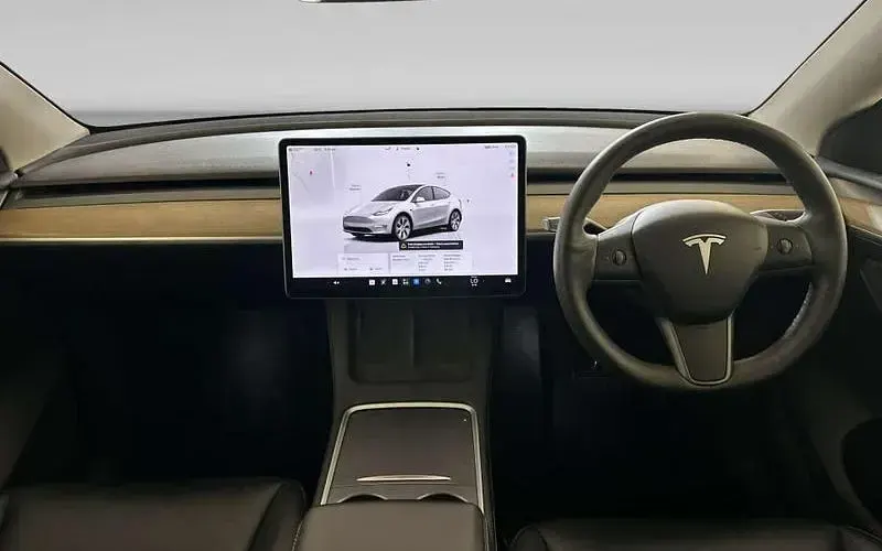 Used Tesla Model Y Long Range AWD 286 kW (389 HP) 2025 SUV