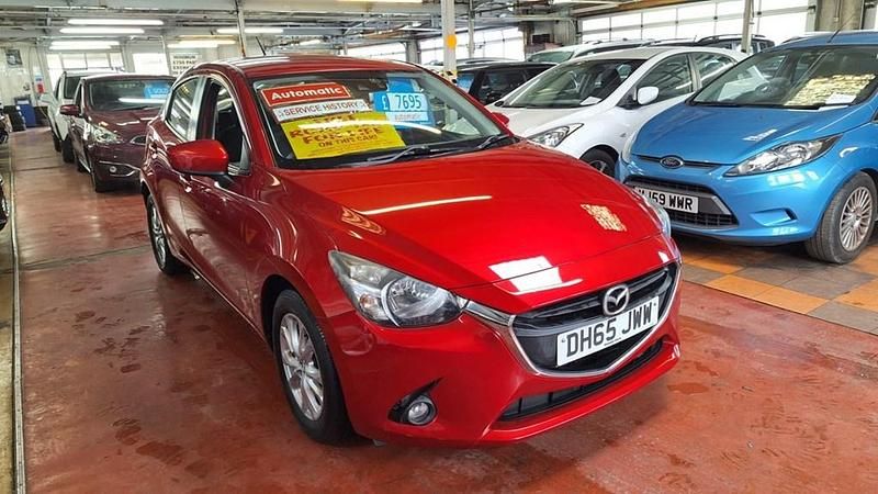 Usado Mazda 2 2016 Vermelho Citadino