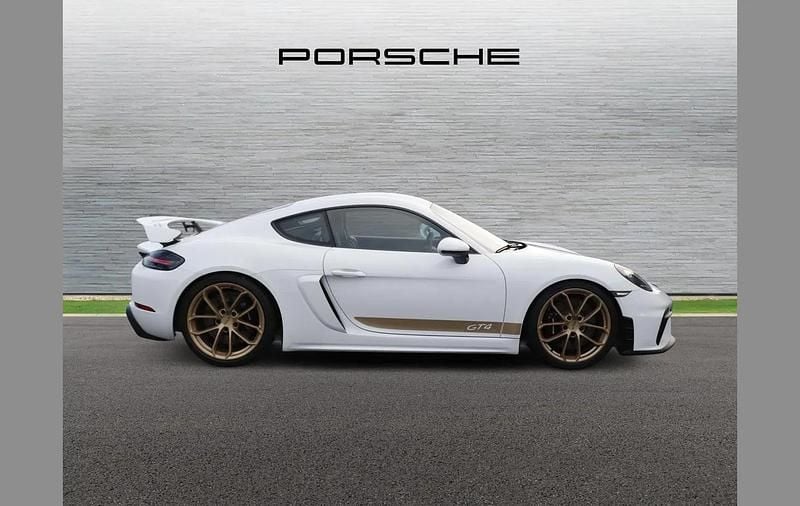Used Porsche Cayman GT4 414 HP (304 kW) 2021 White Coupe