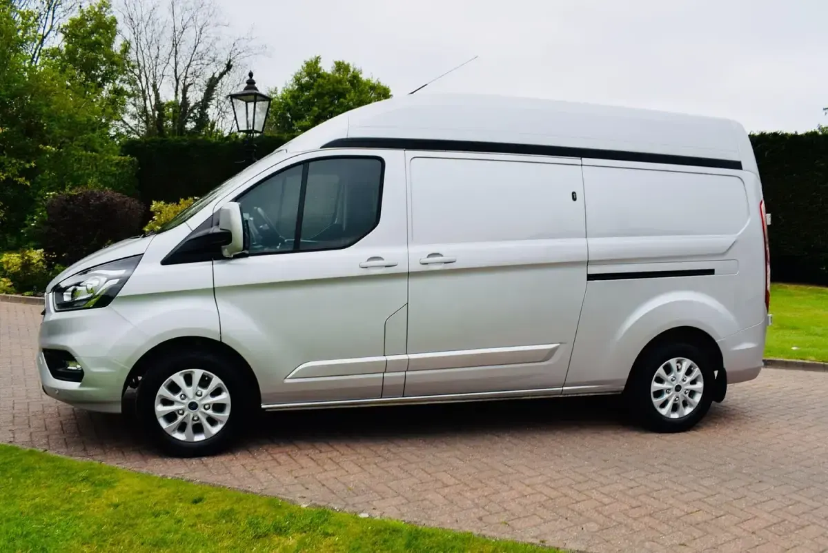 Used Ford Transit Custom Limited 130 HP (95 kW) 2023 Silver Van