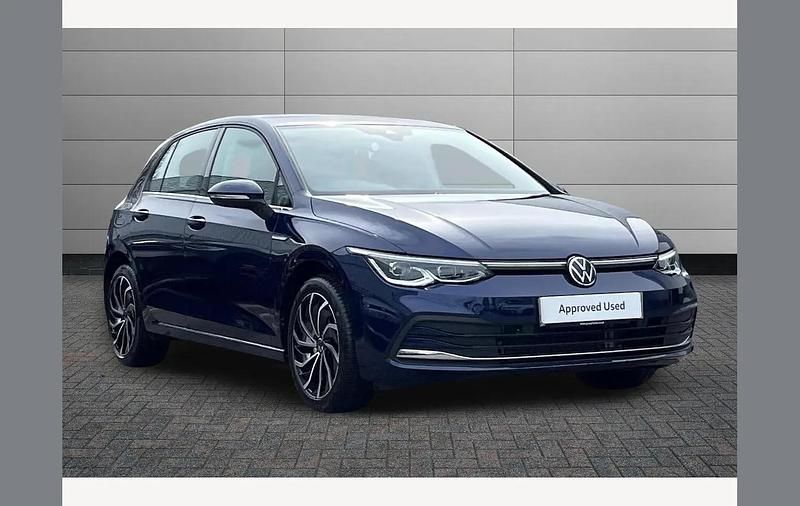 Used VW Golf VIII Style 130 HP (95 kW) 2023 Blue Hatchback