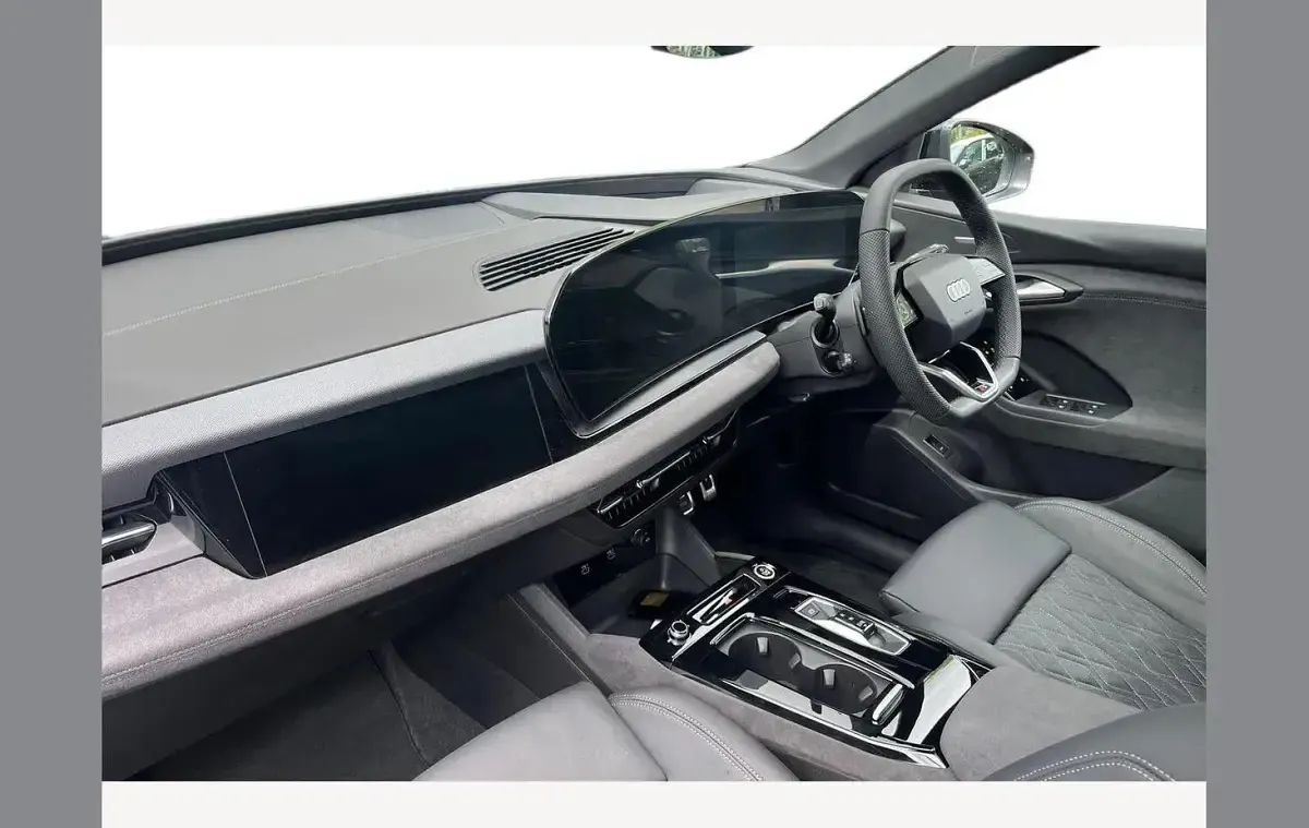 New Audi Q6 e-tron Comfort 185 kW (252 HP) 2026 Black SUV
