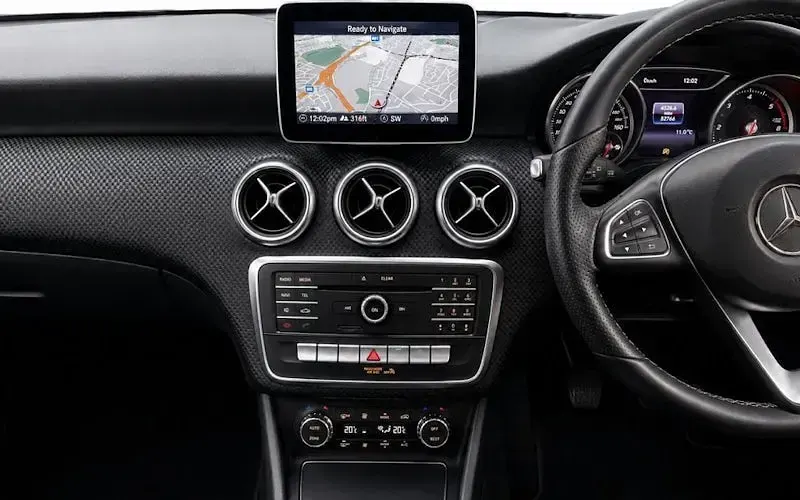 Used Mercedes A200 Sport Edition 136 HP (100 kW) 2018 White Hatchback