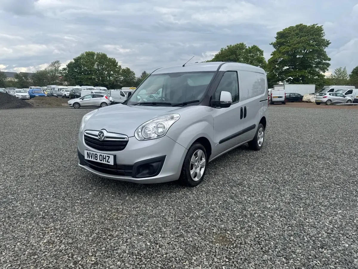 Used Vauxhall Combo Sportive 95 HP (69 kW) 2018 Silver MPV