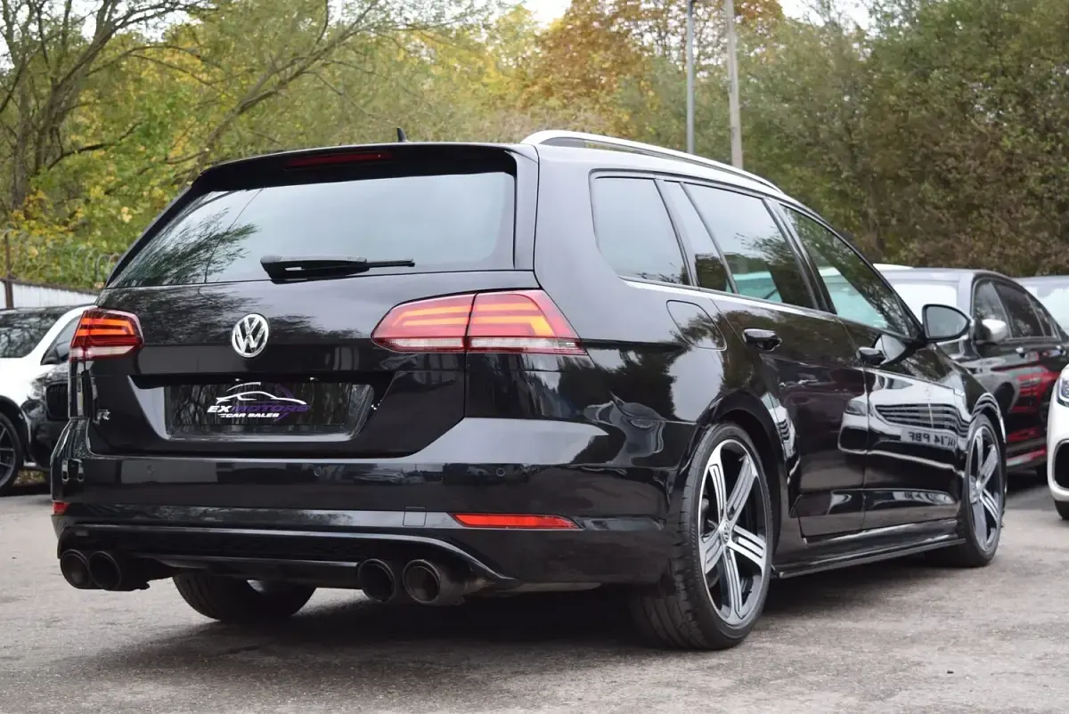 Used VW Golf VII R 2019 Metallic black Estate