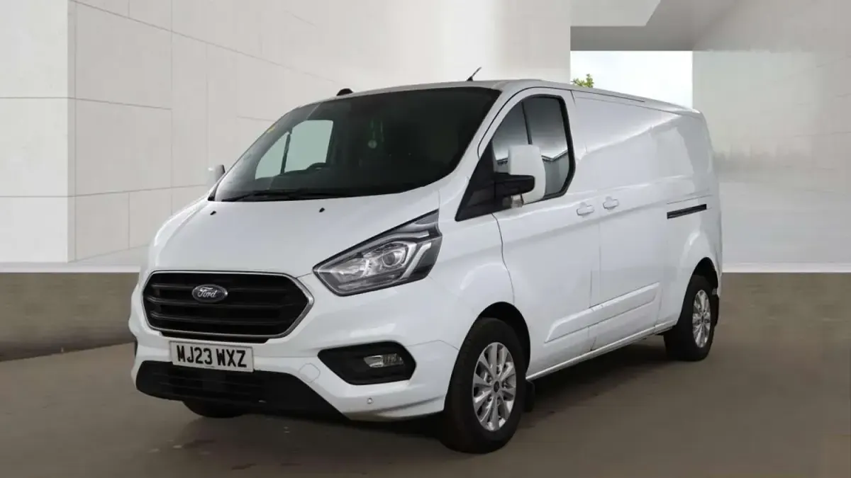 Used Ford Transit Custom Limited 130 HP (95 kW) 2023 White Van