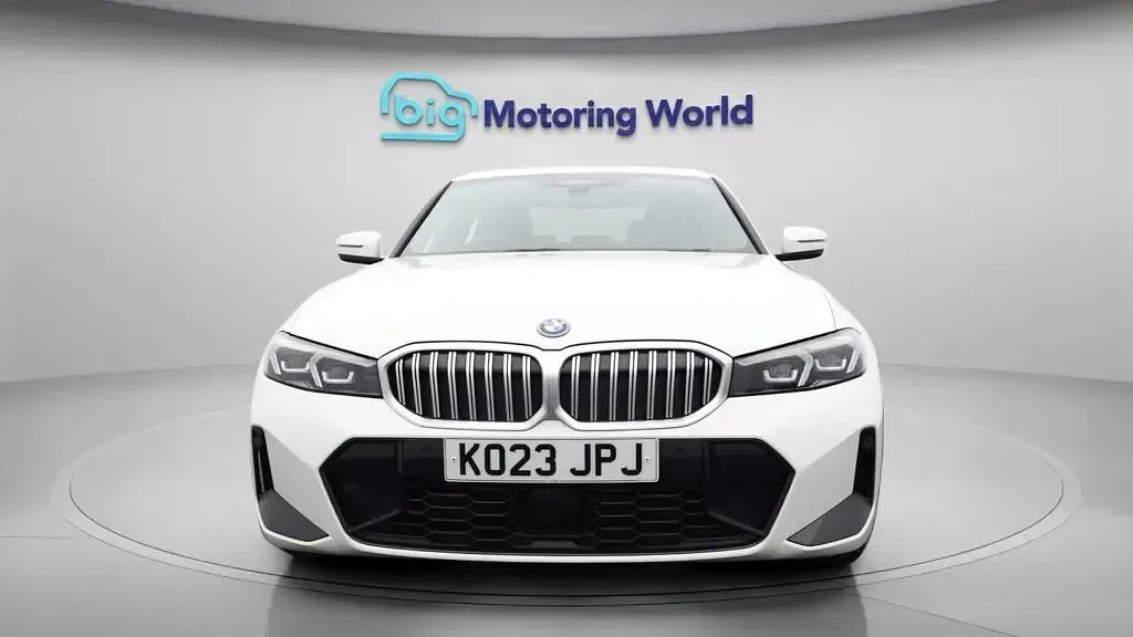 Used BMW 330e M Sport 292 HP (214 kW) 2023 White Sedan