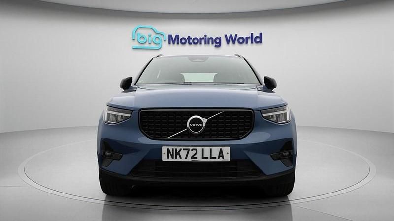 Usado Volvo XC40 Plus 163 HP (119 kW) 2022 Azul SUV