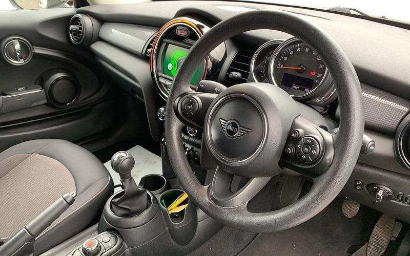 Used Mini Cooper Classic 136 HP (100 kW) 2021 Hatchback