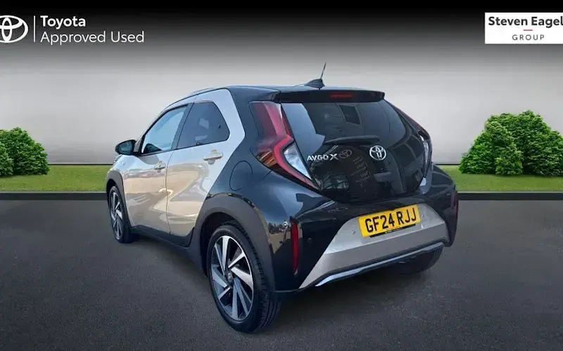Used Toyota Aygo X 72 HP (52 kW) 2024 Beige SUV