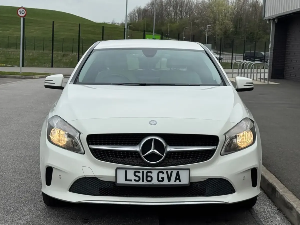 Usado Mercedes A180 2016 Branco Citadino
