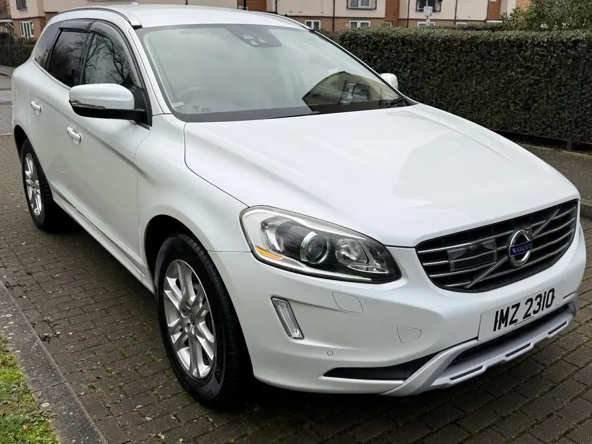 Used Volvo XC60 R-Design 2013 White SUV