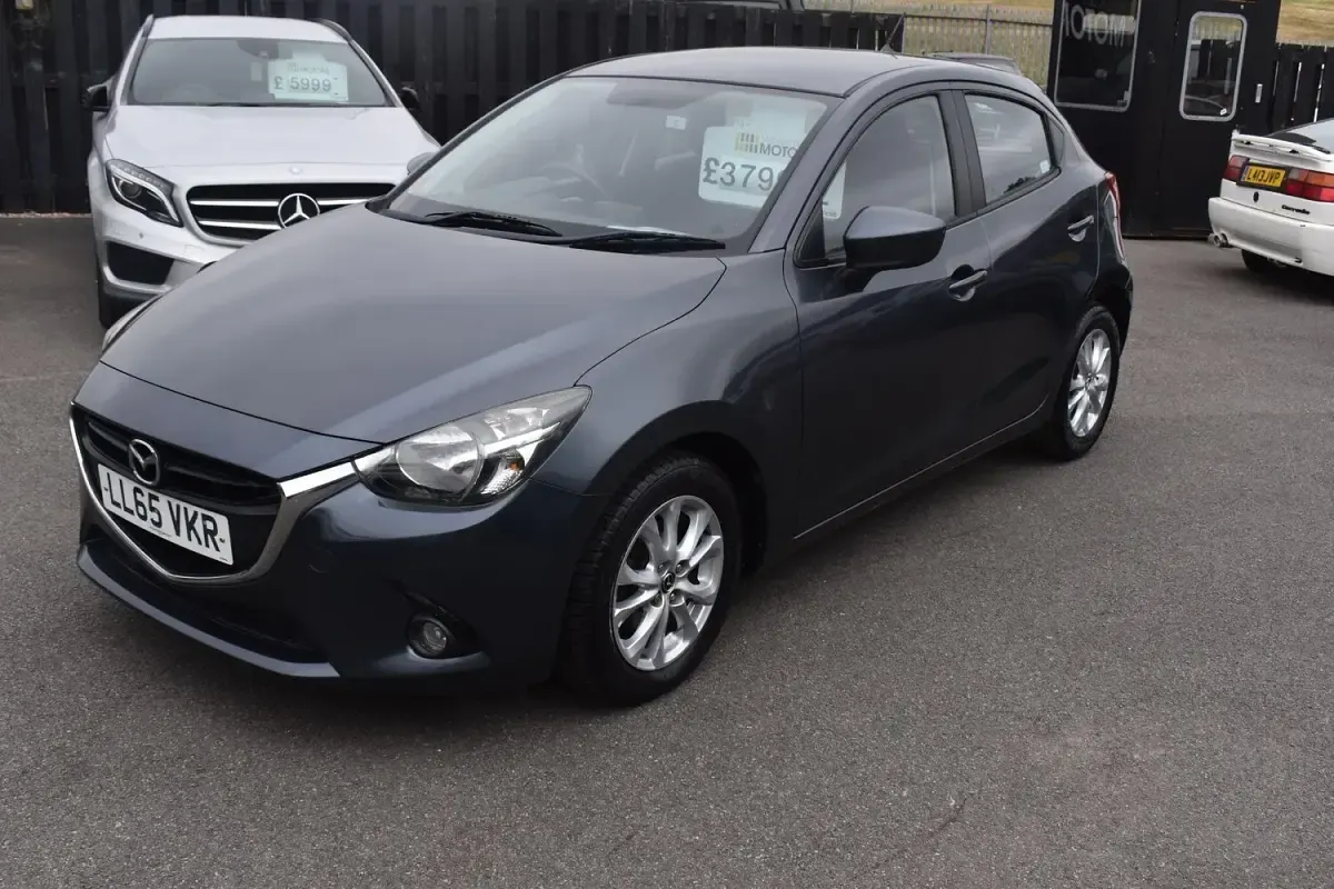 Used Mazda 2 75 HP (55 kW) 2016 Grey Hatchback