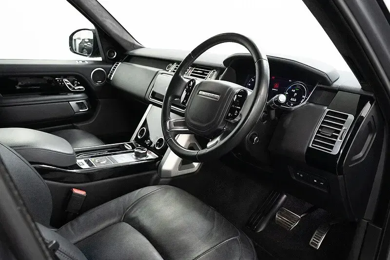 Used Land Rover Range Rover 404 HP (297 kW) 2021 Grey SUV
