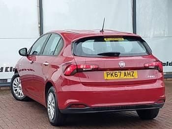 Used Fiat Tipo Easy 95 HP (69 kW) 2017 Red Hatchback