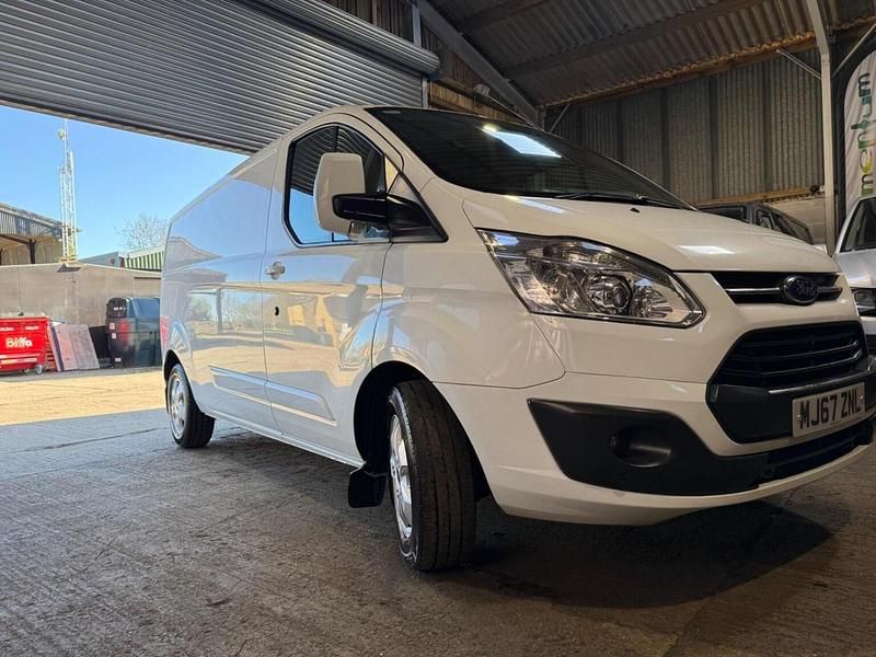 Used Ford Transit Custom Limited 170 HP (125 kW) 2017 White Van