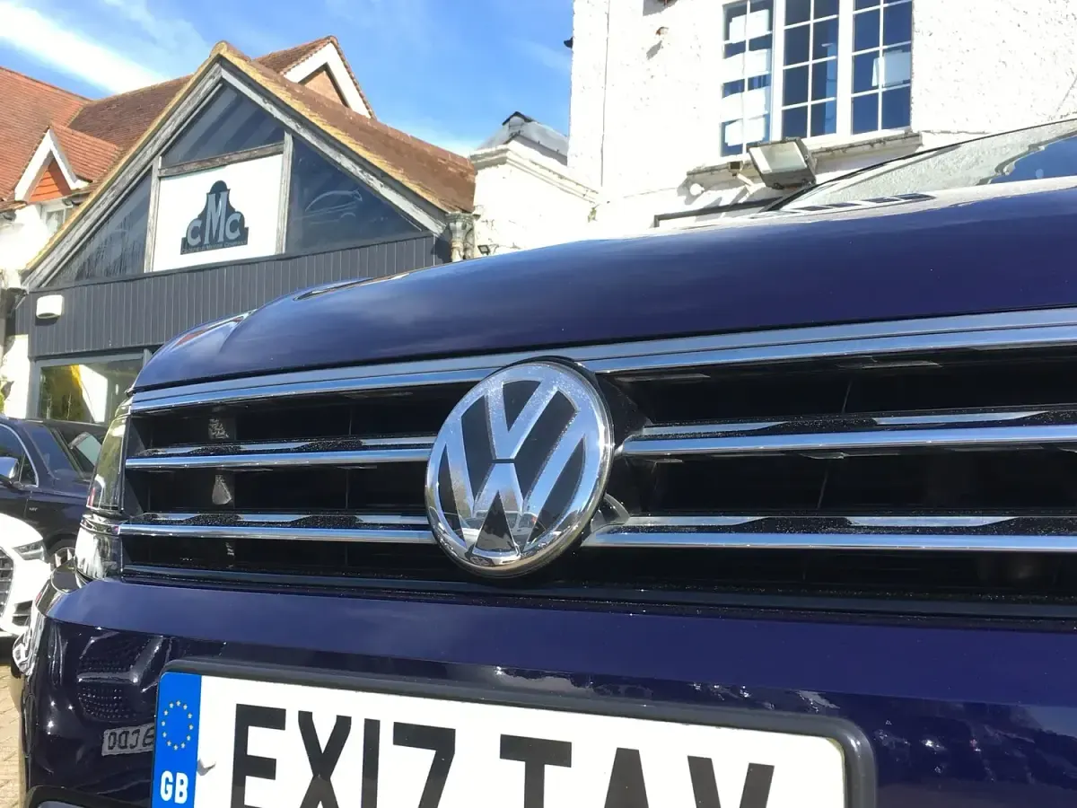 Used VW Tiguan SEL 190 HP (139 kW) 2017 Blue SUV