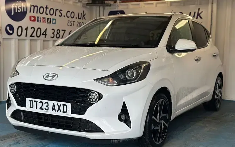 Used Hyundai i10 Premium 67 HP (49 kW) 2023 Hatchback