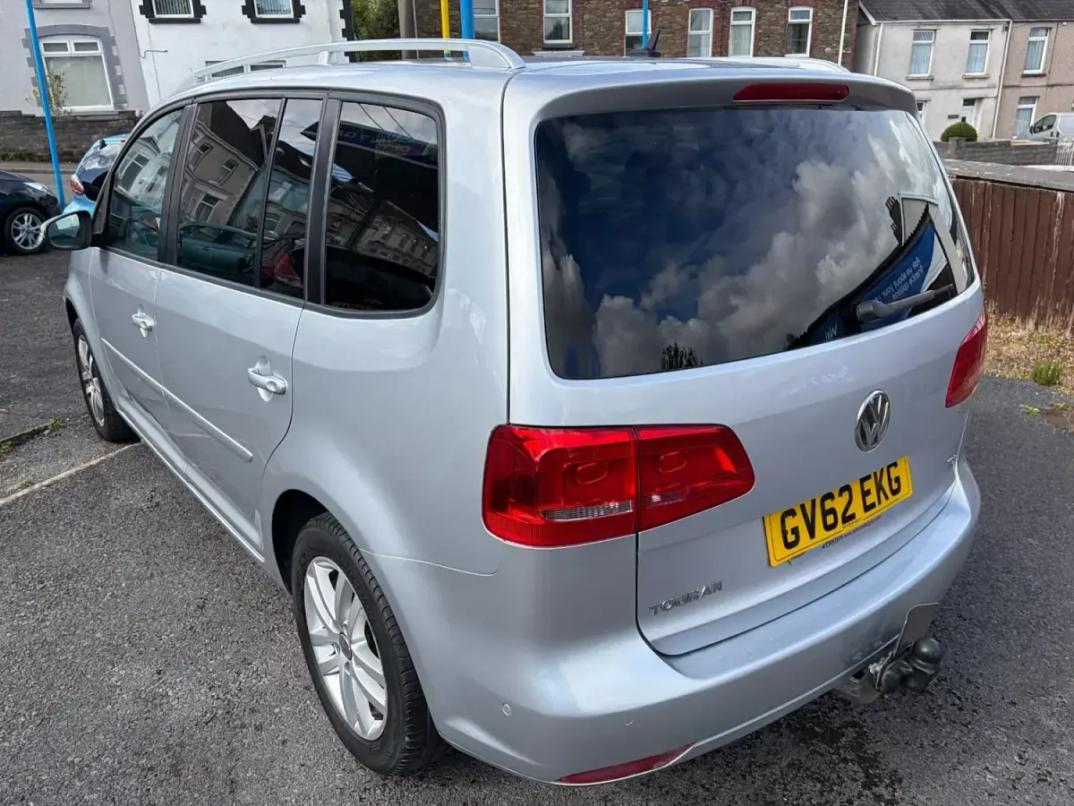 Used VW Touran SE 105 HP (77 kW) 2013 Silver MPV