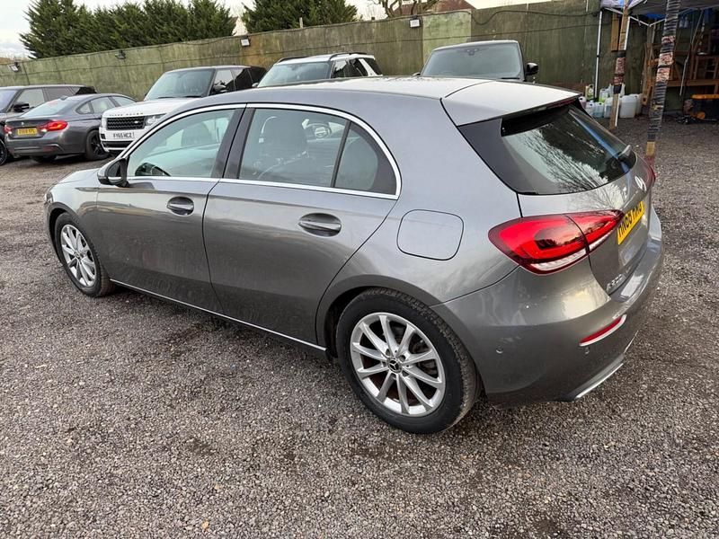 Begagnad Mercedes A200 Executive 2018 Grå Halvkombi