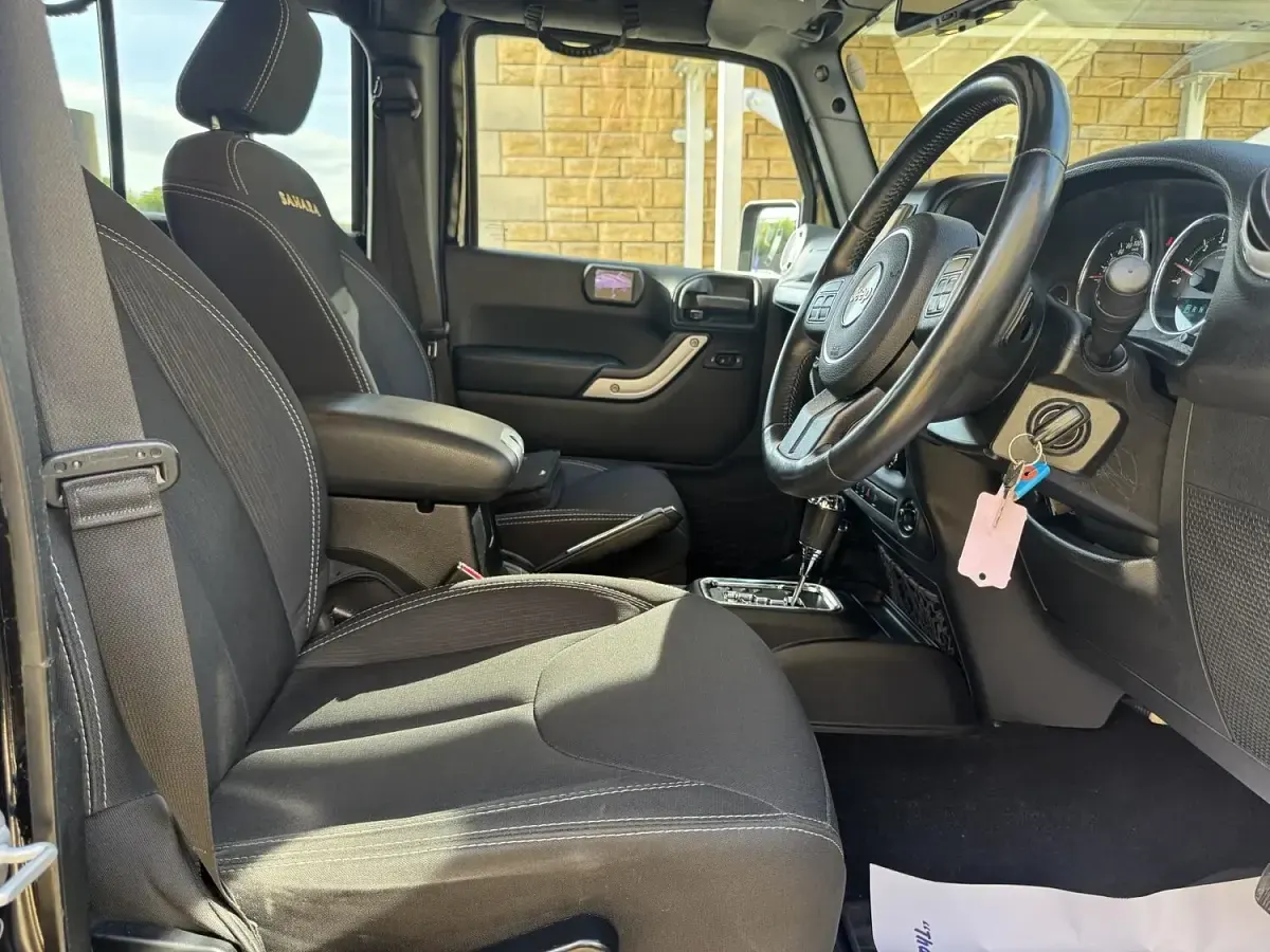 Used Jeep Wrangler Sahara 290 HP (213 kW) 2015 Black SUV