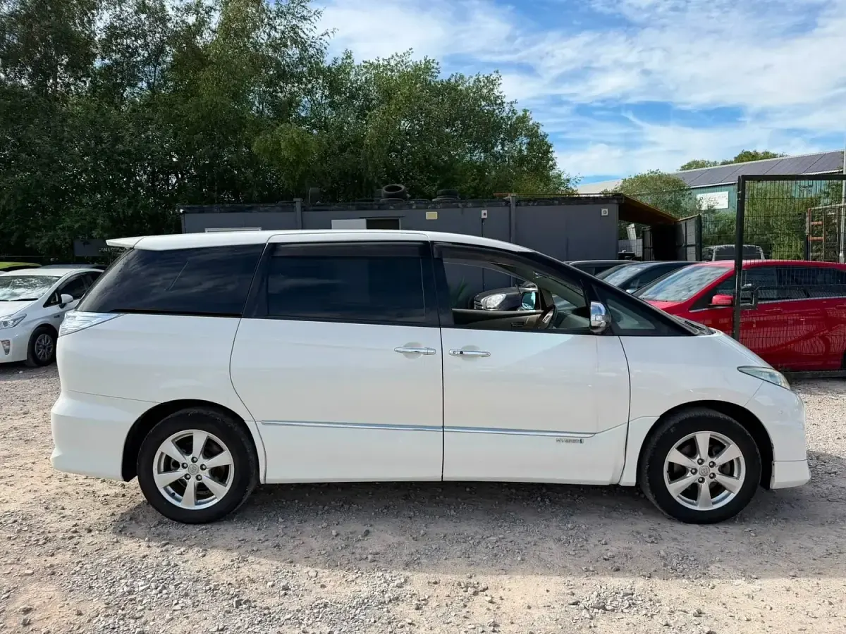 Used Toyota Estima 2026 White MPV