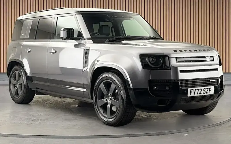 Used Land Rover Defender SE Dynamic 249 HP (183 kW) 2025 SUV