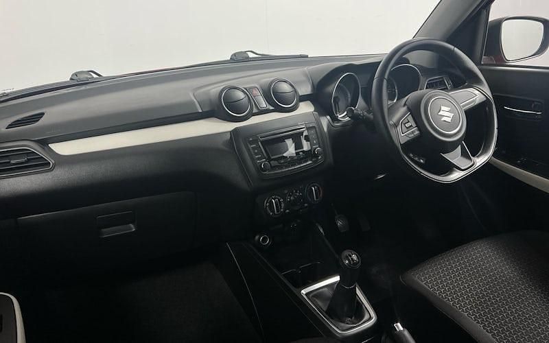 Used Suzuki Swift 90 HP (66 kW) 2019 Red Hatchback
