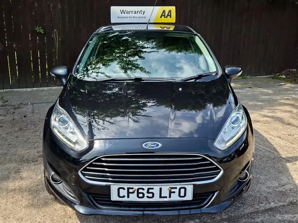 Used Ford Fiesta Zetec 82 HP (60 kW) 2016 Black Hatchback