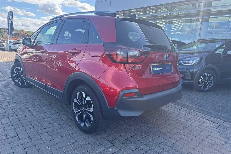Used Honda Jazz Hybrid 109 HP (80 kW) 2022 Red Hatchback