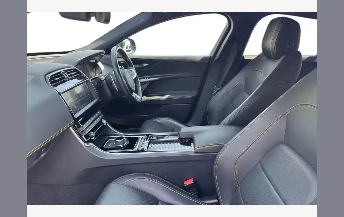 Used Jaguar XE 300 HP (220 kW) 2019 Santorini black Sedan