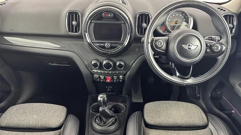 Used Mini Cooper Countryman 134 HP (98 kW) 2018 White SUV