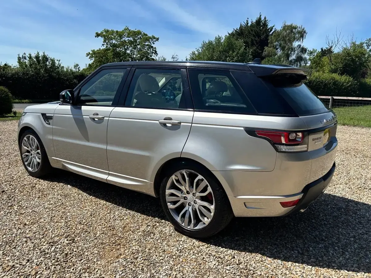 Used Land Rover Range Rover Autobiography Dynamic 306 HP (225 kW) 2015 Gold SUV