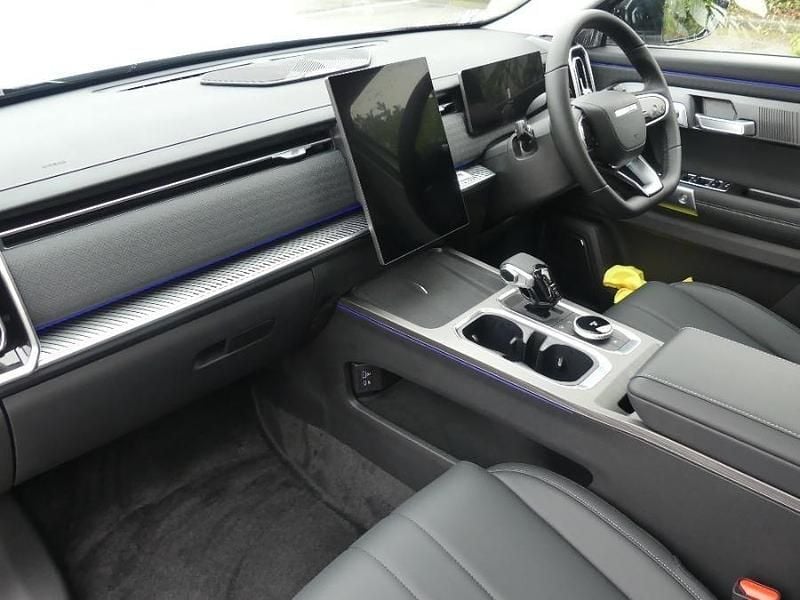 Image 2/4