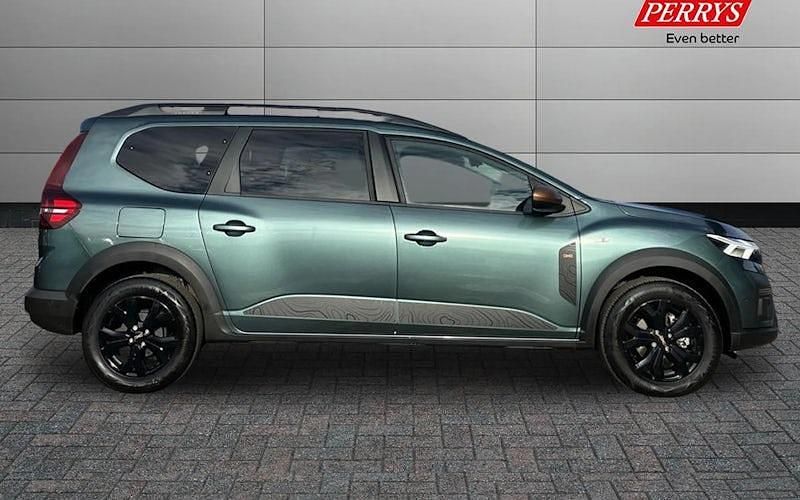 Used Dacia Jogger Extreme 141 HP (103 kW) 2025 MPV
