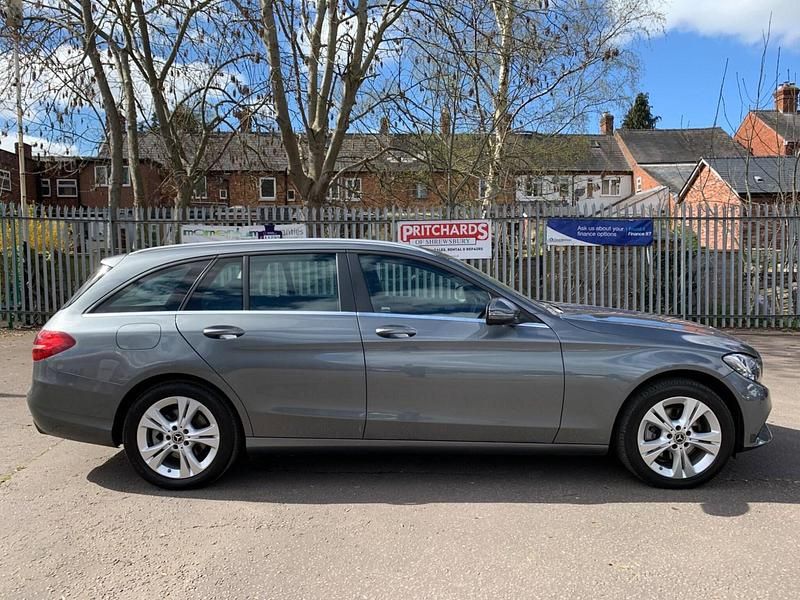 Used Mercedes C220 Executive 170 HP (125 kW) 2018 Grey Estate