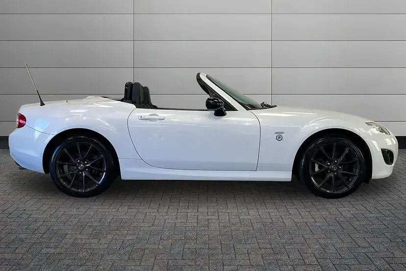 Used Mazda MX5 Inclusive 160 HP (117 kW) 2012 Multicolour Cabriolet