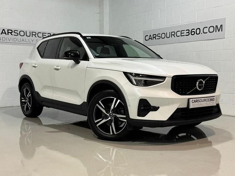 Used Volvo XC40 Plus 163 HP (119 kW) 2023 White SUV