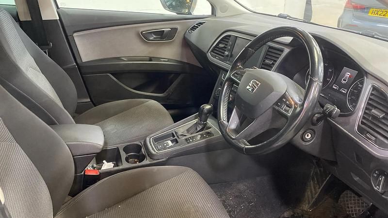 Used Seat Leon SE Dynamic 115 HP (84 kW) 2018 Silver Estate