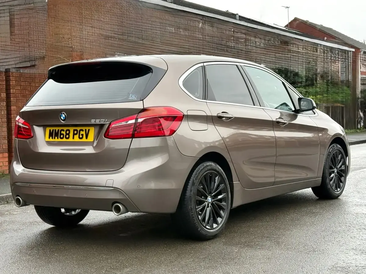 Used BMW 220 Luxury Line 190 HP (139 kW) 2018 Beige Estate