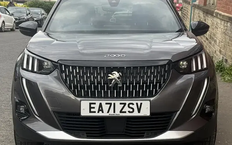 Usado Peugeot 2008 GTi 131 CV (96 kW) 2023 SUV