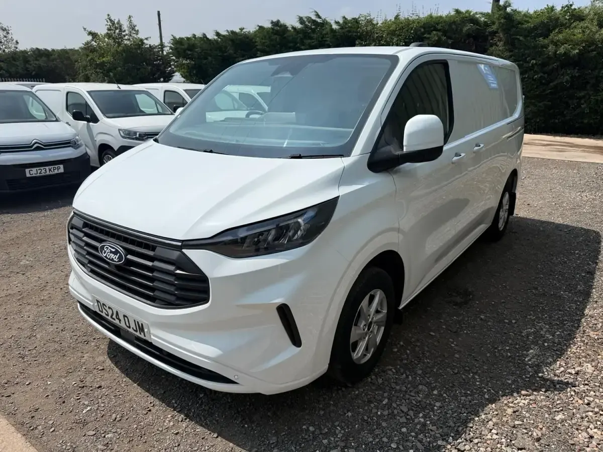 Used Ford Transit Custom Limited 136 HP (100 kW) 2024 White Van