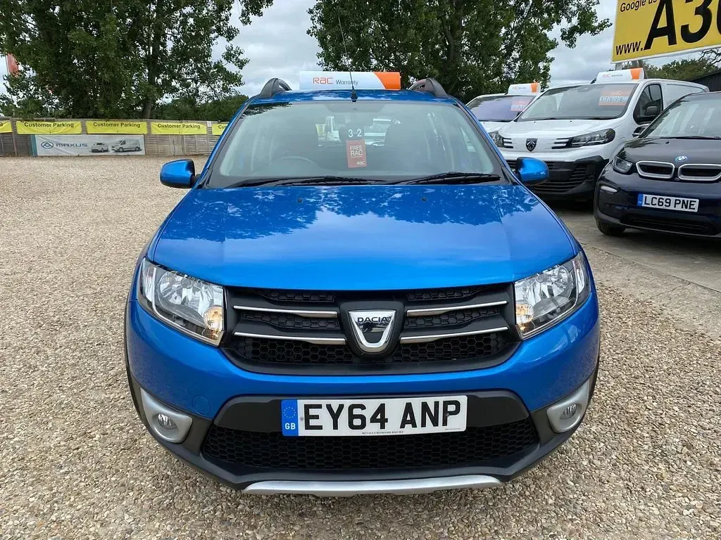 Used Dacia Sandero Lauréate 90 HP (66 kW) 2014 Blue Hatchback