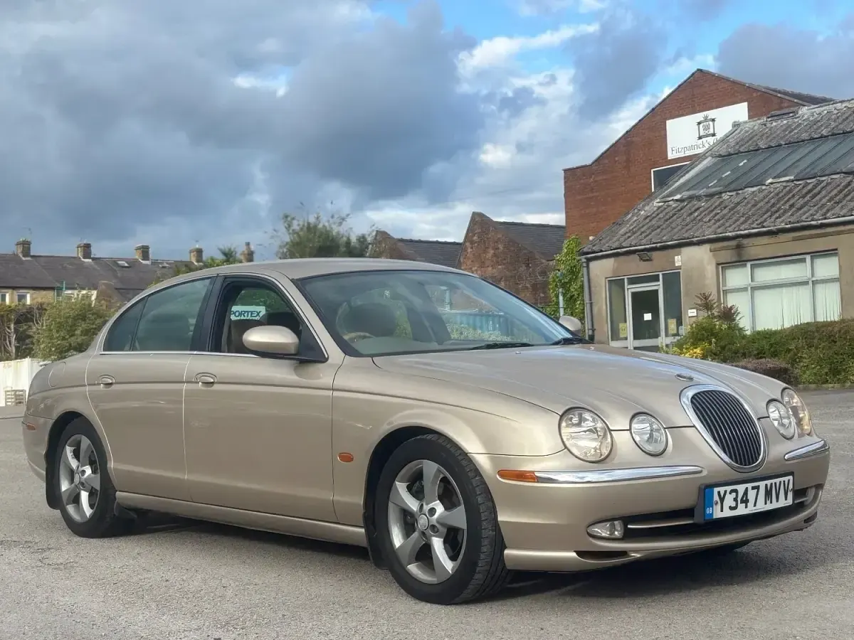 Used Jaguar S-Type S 238 HP (175 kW) 2001 Beige Sedan