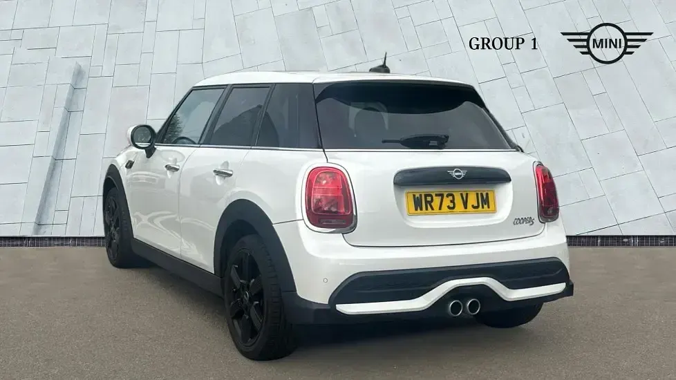 Used Mini Cooper S Classic 176 HP (129 kW) 2024 White Hatchback